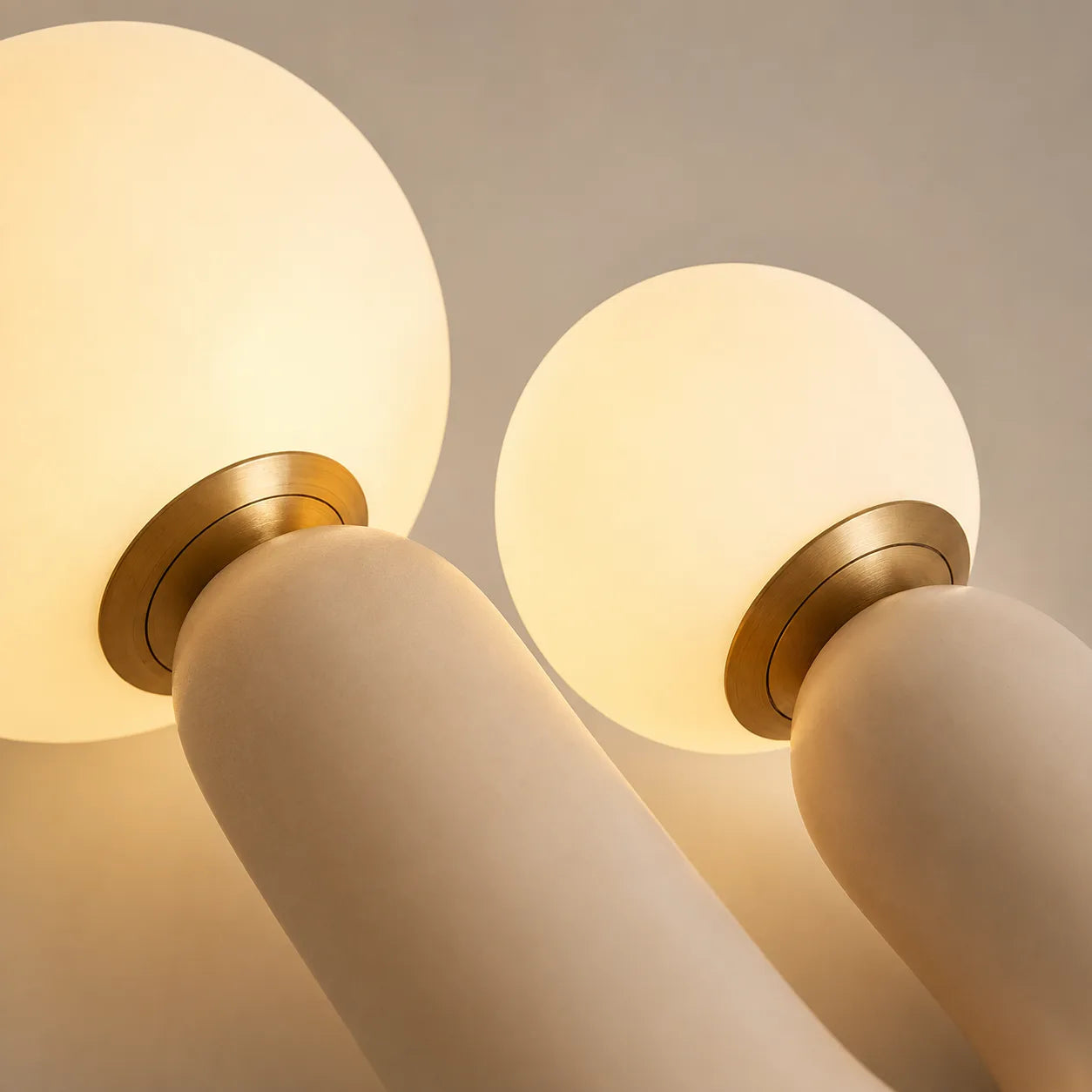 ORENVY Sculptural Double Globe Table Lamp – Modern Ambient Lighting